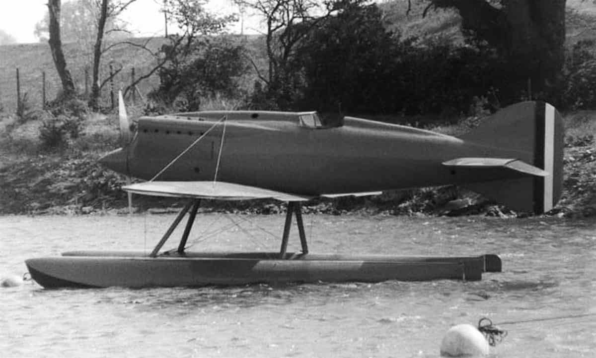Один из двух тренировочных гидросамолетов Макки М.39 с мотором 600 л.с. – озеро Варесе, 1926 г.
